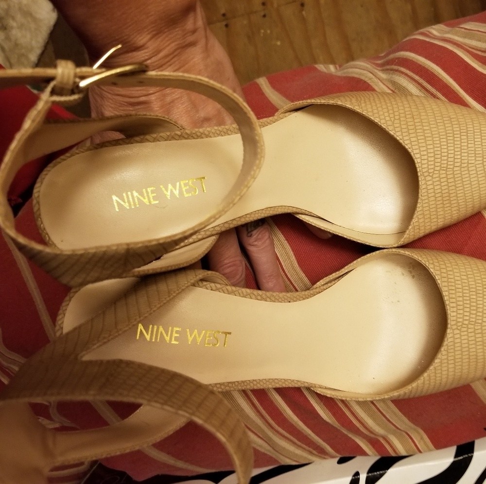 Nine West - Picture 4 of 6